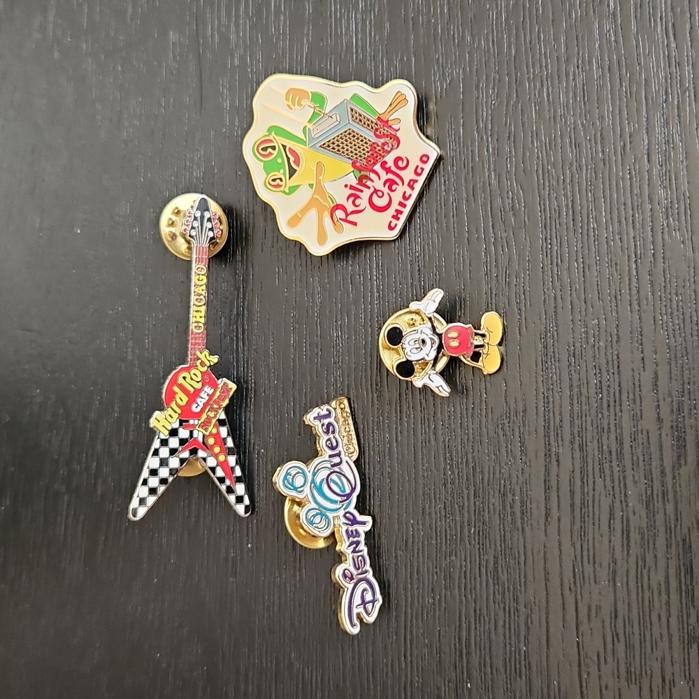 CLOISON PINS Hard Rock Cafe Rainforest Cafe Disney Quest Mickey Mouse Collectors